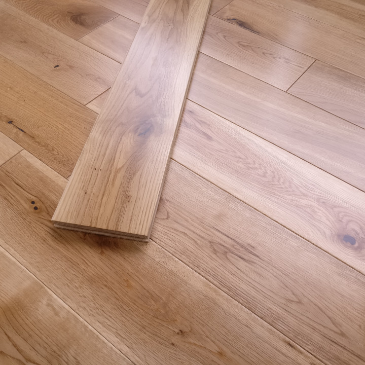 Suffolk Solid Oak Lacquered 125mm Plank